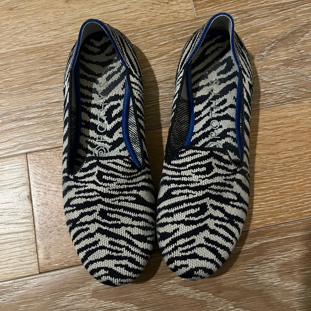 Rothys navy zebra size 7 loafer